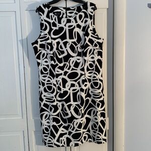 AB Studio Black Sheath Midi Dress with Sleeveless Design and Crew Neck EUC